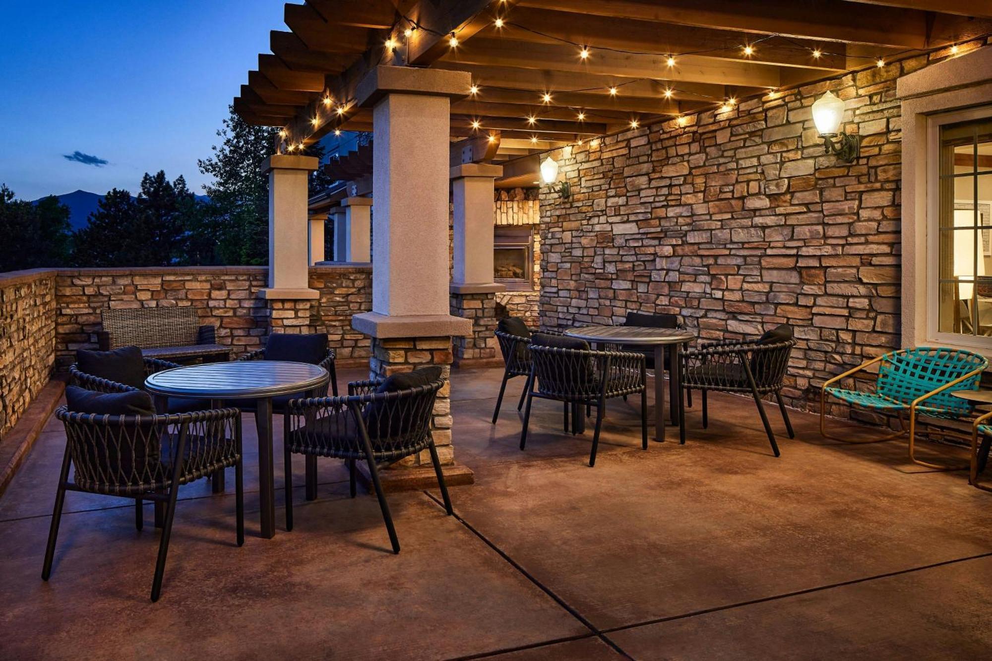 Towneplace Suites By Marriott Colorado Springs South Exterior photo